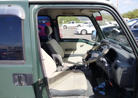 1997 Subaru Sambar z USA, uszkodzony, nr VIN KV3204859